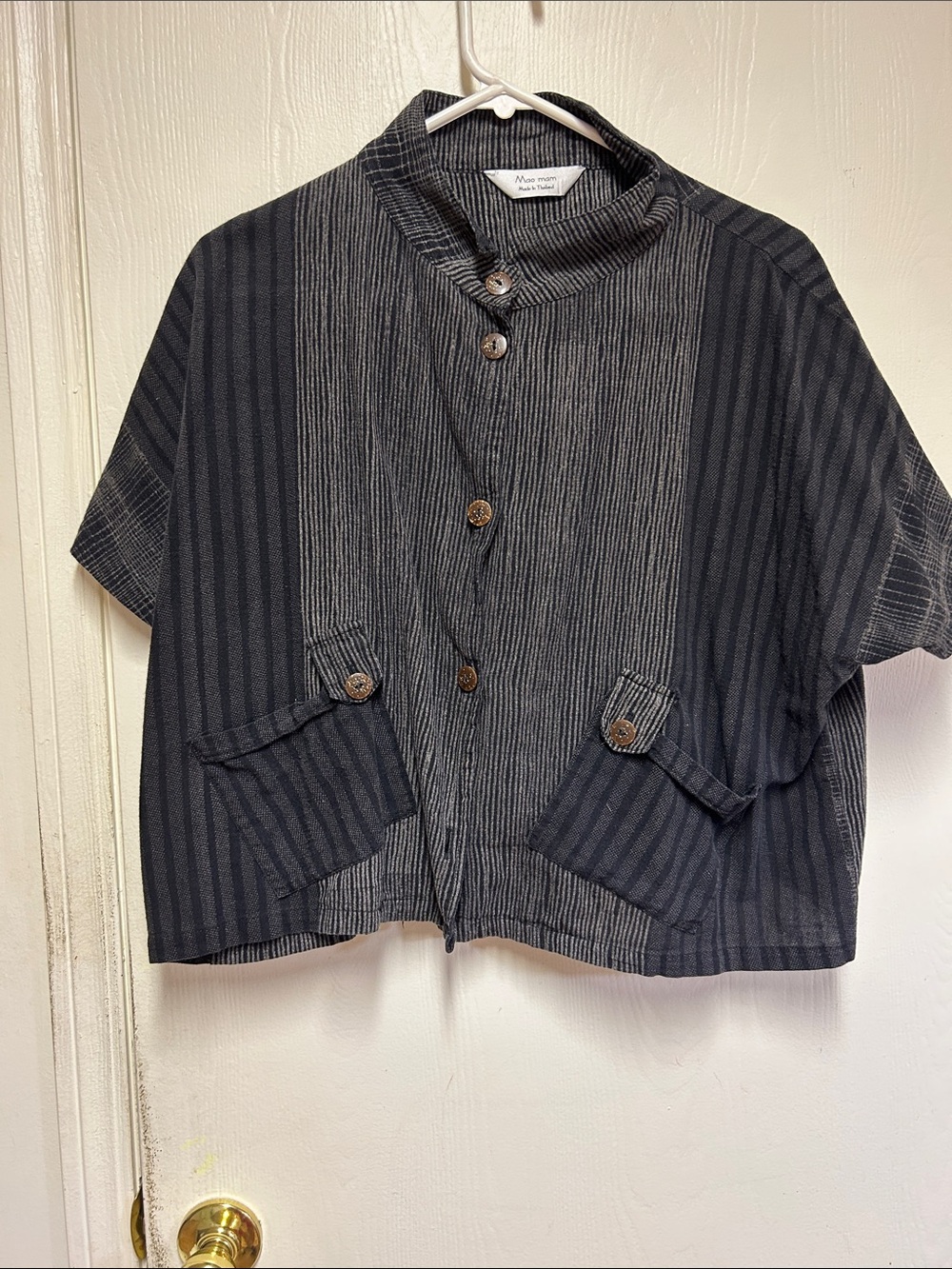 Minimalist Striped Short-Sleeve Crop Jacket - Black